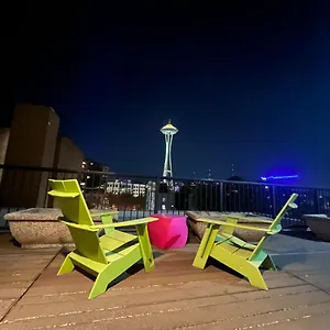  Apartment Cozy Downtown Retreat With Space Needle View